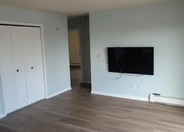 Property at 1319 N Baldwin Ct Unit 3B, Palatine, IL, 60074, 2 beds, 1 bath, [object Object]