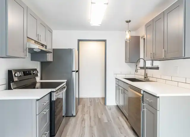 Property at 2006 N Cambrian Ave, Bremerton, WA, 98312, 2 beds, 1 bath, [object Object]