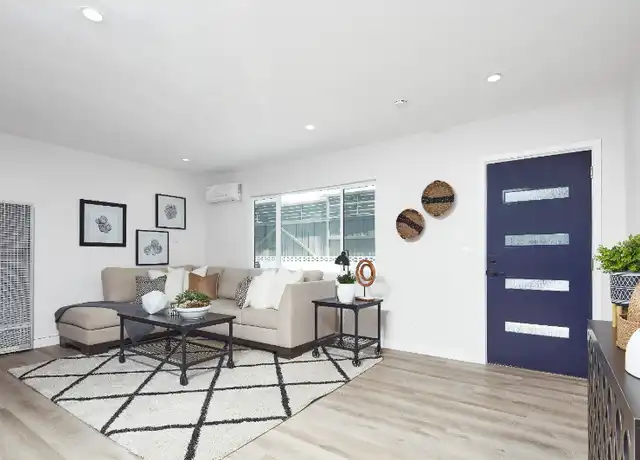Property at 1838 20th St Unit B, Santa Monica, CA, 90404, 2 beds, 1 bath, [object Object]