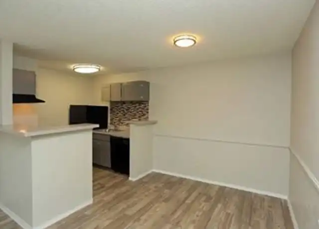 Property at 1337 E 61st St Unit 14H, Tulsa, OK, 74136, 2 beds, 1 bath, [object Object]