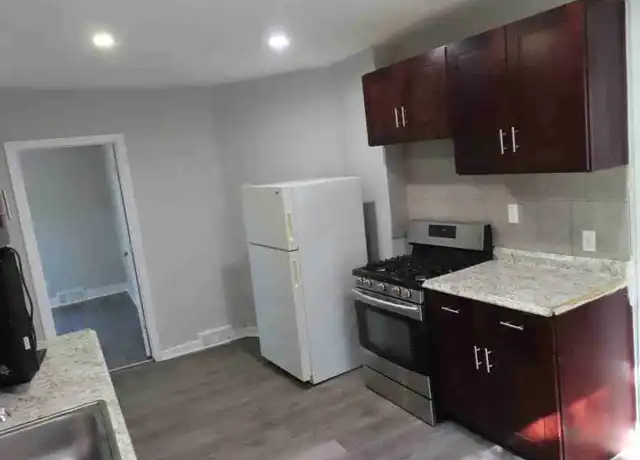 Property at 7 Ridgewood St Unit 2, Waterbury, CT, 06710, 4 beds, 1 bath, [object Object]