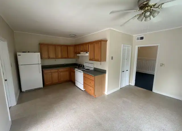 Property at 3027 Brown Ave, Manchester, NH, 03103, 3 beds, 1 bath, [object Object]