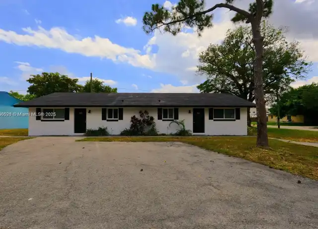 Property at 4936 Serafica Dr Unit 13, Lake Worth Beach, FL, 33461, 2 beds, 1 bath, [object Object]