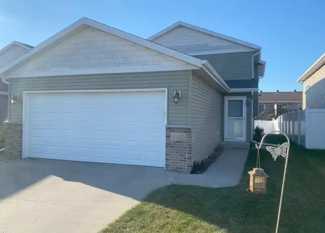 Property at 4742 50th Ave S, Fargo, ND, 58104, 3 beds, 2 baths, [object Object]