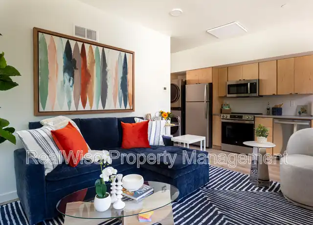Property at 168 Garfield St Unit 203, Ashland, OR, 97520, 1 bed, 1 bath, [object Object]