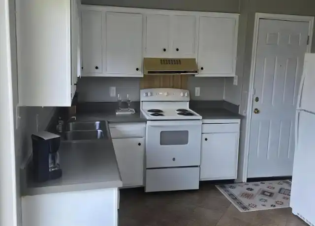 Property at 6255 Warren St, Groves, TX, 77619, 2 beds, 1 bath, [object Object]