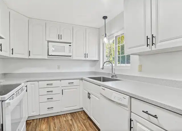Property at 12424 169th Ave SE, Renton, WA, 98059, 3 beds, 1 bath, [object Object]