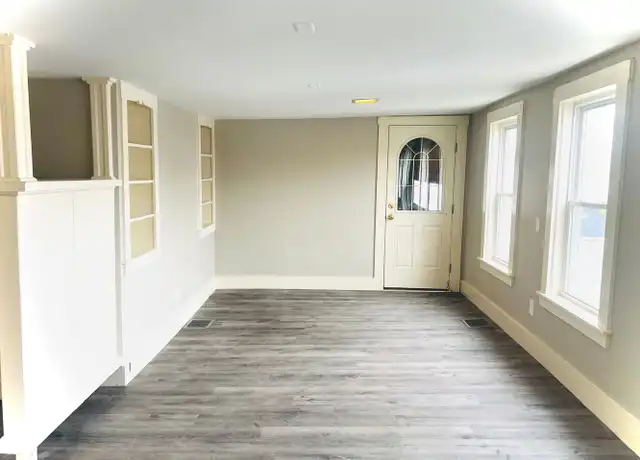 Property at 145 Hanover St Unit 3, Lebanon, NH, 03766, 1 bed, 1 bath, [object Object]
