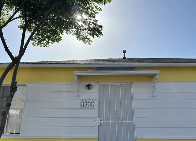 Property at 1330 Menlo Ave, Los Angeles, CA, 90006, 1 bed, 1 bath, [object Object]