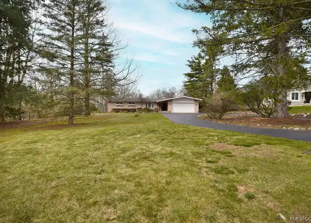Property at 30273 Rosemond Dr, Franklin, MI, 48025, 4 beds, 3.5 baths, [object Object]
