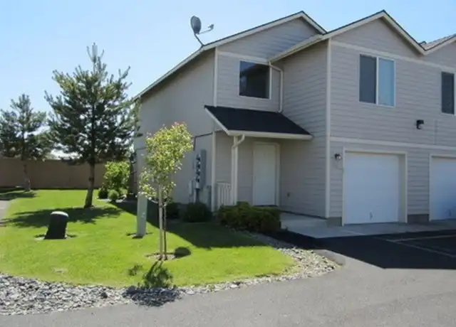 Property at 1456 SW 16th St, Redmond, OR, 97756, 2 beds, 2.5 baths, [object Object]