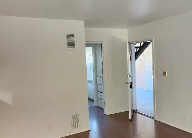 Property at 1538 N Detroit St, Los Angeles, CA, 90046, 1 bed, 1 bath, [object Object]