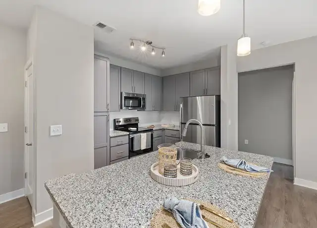 Property at The Marlowe Lake Boone - 1731 Tupelo Hill Ln, Raleigh, NC, 27607, 1 bed, 1 bath, [object Object]