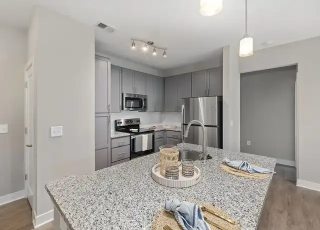 Property at The Marlowe Lake Boone - 1731 Tupelo Hill Ln, Raleigh, NC, 27607, 1 bed, 1 bath, [object Object]
