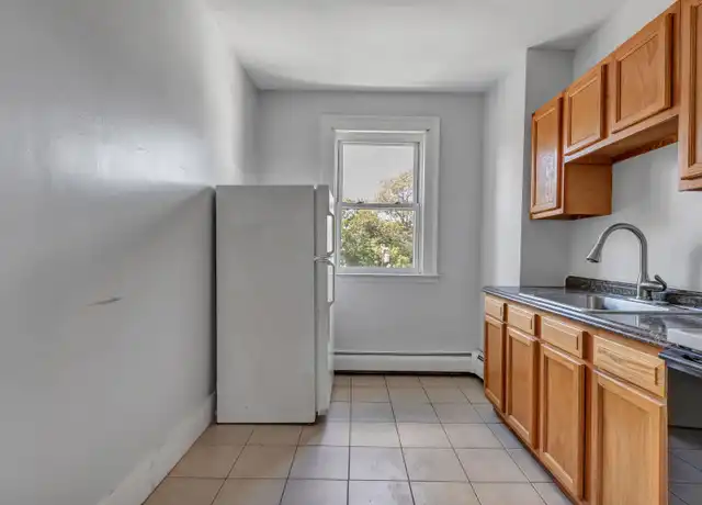 Property at 1375 Chapel St Unit 1375-4, New Haven, CT, 06511, 1 bed, 1 bath, [object Object]
