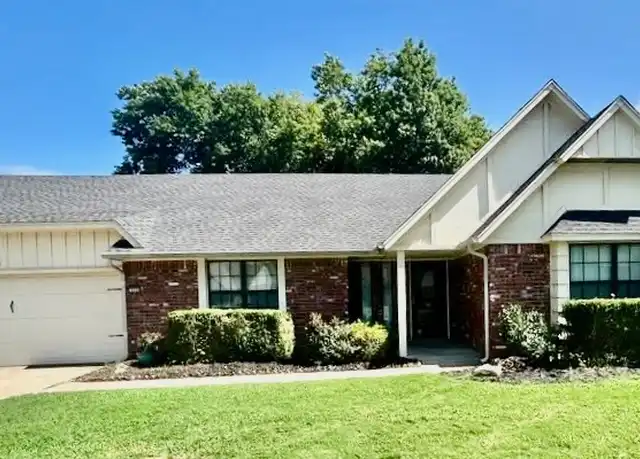 Property at 2320 W Jackson St, Broken Arrow, OK, 74012, 3 beds, 2 baths, [object Object]