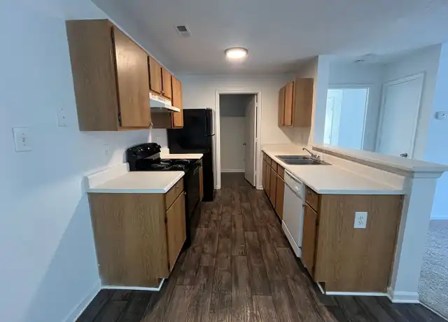 Property at 100 N Pointe Ln Unit 208-304, Danville, VA, 24540, 1 bed, 1 bath, [object Object]