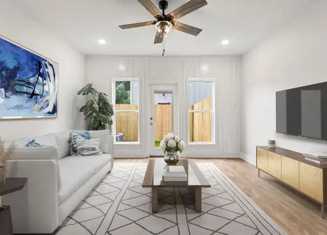 Property at 527 N College St Unit 1, Lindale, TX, 75771, 2 beds, 1.5 baths, [object Object]