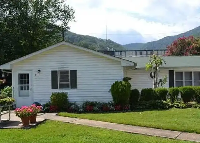 Property at 132 Teague Loop Unit C, Waynesville, NC, 28785, 1 bed, 1 bath, [object Object]
