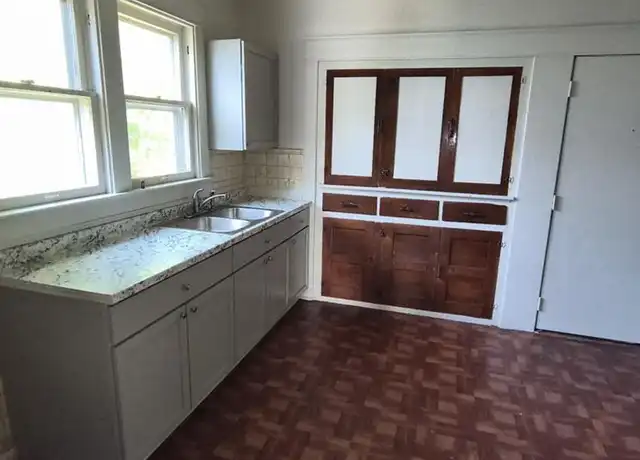 Property at 635 Waverly Ave, Toledo, OH, 43607, 3 beds, 1 bath, [object Object]
