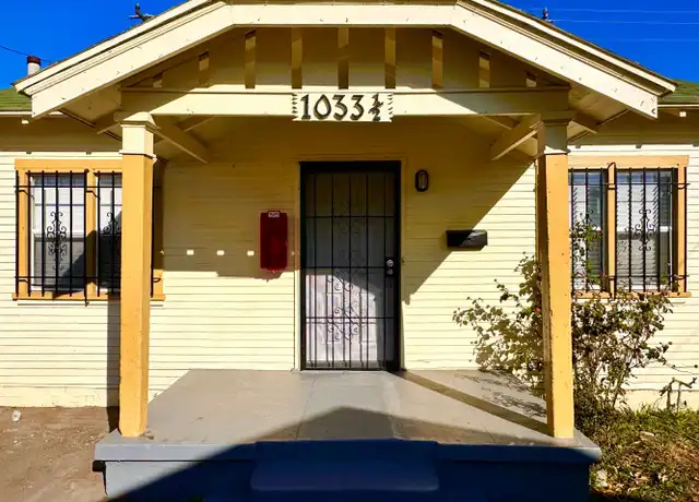 Property at 1033 W 95th St Unit 1033 1/2, Los Angeles, CA, 90044, 2 beds, 1 bath, [object Object]