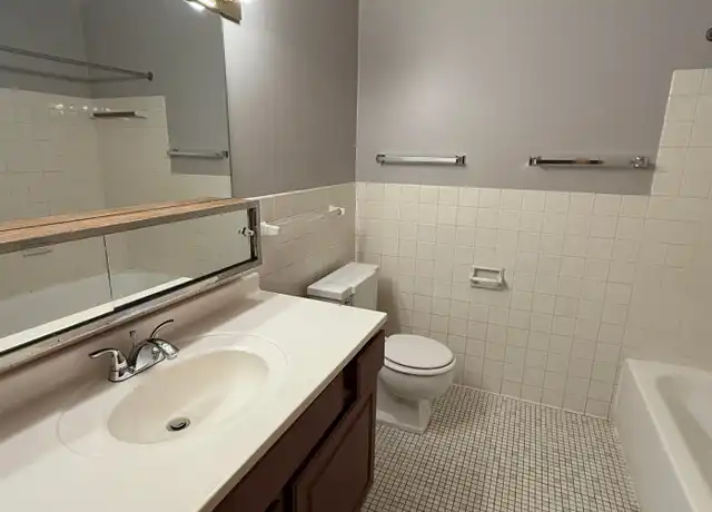 Property at 670 Stryker Ave Unit 303, St Paul, MN, 55107, 1 bed, 1 bath, [object Object]