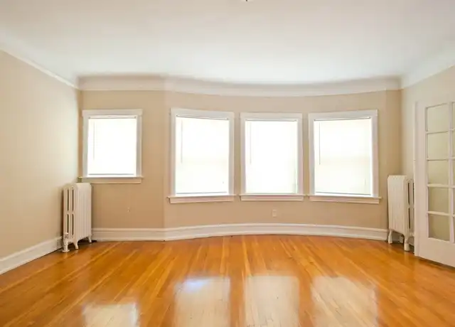 Property at 2534 N Prospect Ave Unit 2534-E, Milwaukee, WI, 53211, 3 beds, 1 bath, [object Object]