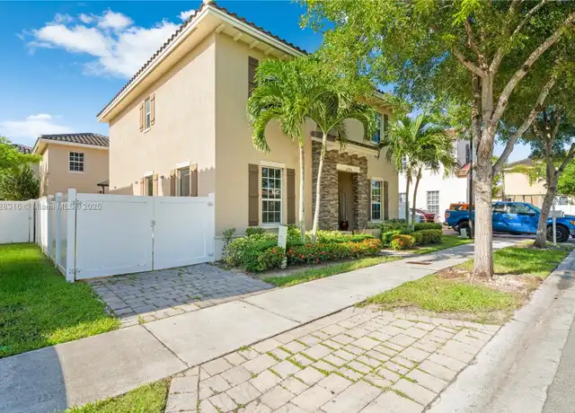 Property at 16946 SW 90th Terrace Cir, Miami, FL, 33196, 5 beds, 4 baths, [object Object]