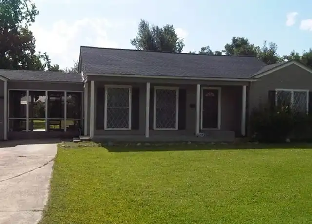 Property at 6346 Monroe St, Groves, TX, 77619, 3 beds, 1 bath, [object Object]