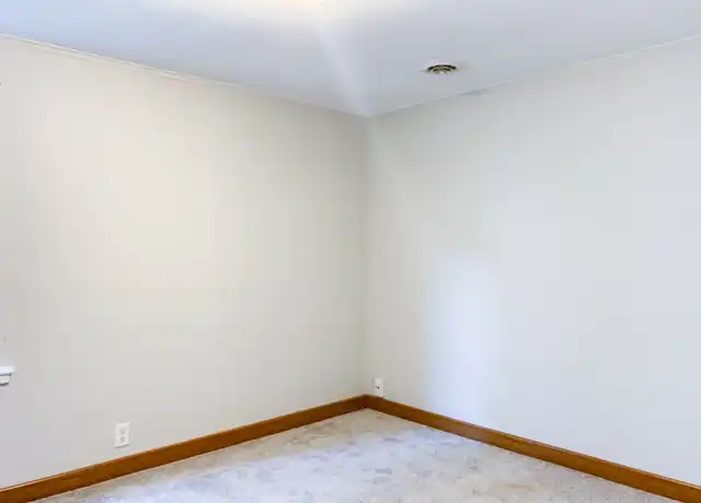 Property at 1233 Obrien St, South Bend, IN, 46628, 3 beds, 1 bath, [object Object]