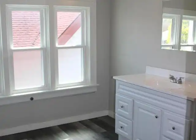 Property at 2909 N Farwell Ave, Milwaukee, WI, 53211, 6 beds, 2.5 baths, [object Object]