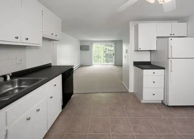Photo of 559 Sagamore Ave, Portsmouth, NH 03801