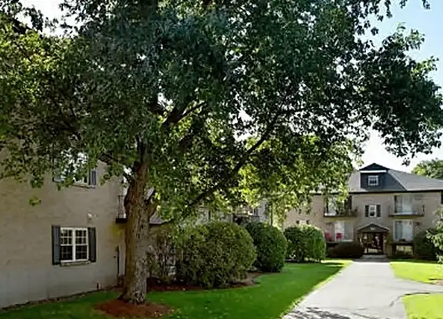 Photo of 559 Sagamore Ave, Portsmouth, NH 03801
