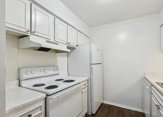 Property at Fairway Club Apartments - 55 Villa Rd, Greenville, SC, 29615, 2 beds, 2 baths, [object Object]