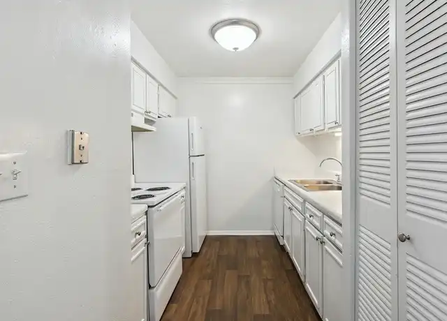 Property at Fairway Club Apartments - 55 Villa Rd, Greenville, SC, 29615, 1-2 bed, 1-2 bath, [object Object]