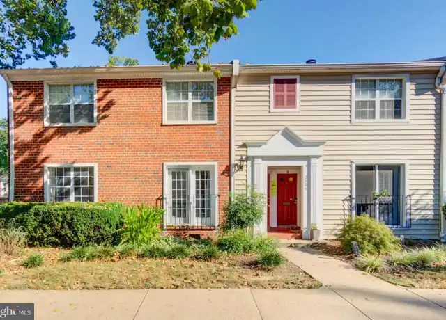 Property at 2707 S Walter Reed Dr Unit A, Arlington, VA, 22206, 2 beds, 1 bath, [object Object]