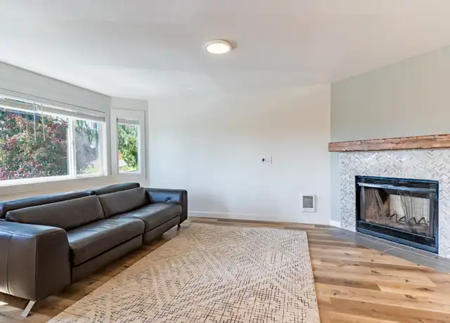 Property at 906 N 101st St, Seattle, WA, 98133, 3 beds, 2 baths, [object Object]