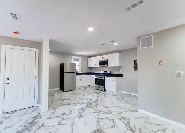 Property at 41 Howe St Apt 2, New Haven, CT, 06511, 3 beds, 1 bath, [object Object]