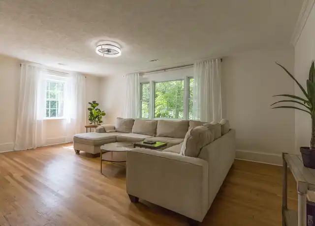 Property at 516 W King St, Kings Mountain, NC, 28086, 3 beds, 1 bath, [object Object]