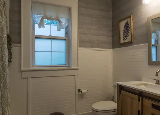 Property at 516 W King St, Kings Mountain, NC, 28086, 3 beds, 1 bath, [object Object]