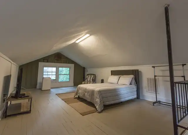 Property at 516 W King St, Kings Mountain, NC, 28086, 3 beds, 1 bath, [object Object]