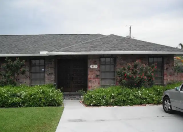 Property at 453 W Conference Dr, Boca Raton, FL, 33486, 4 beds, 2 baths, [object Object]