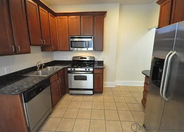 Property at 1049 E Main St, Columbus, OH, 43205, 2 beds, 1 bath, [object Object]