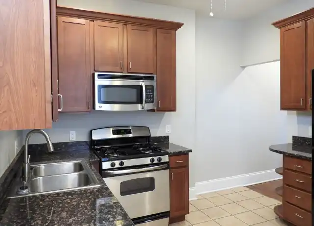 Property at 1049 E Main St, Columbus, OH, 43205, 2 beds, 1 bath, [object Object]