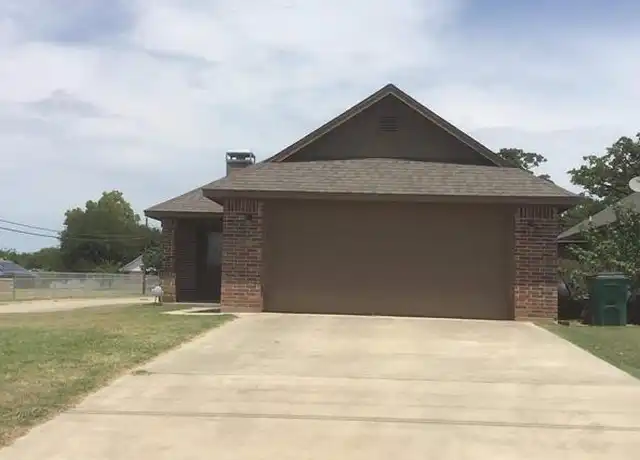 Property at 1501 Carpenter St Unit A, Bridgeport, TX, 76426, 3 beds, 2 baths, [object Object]