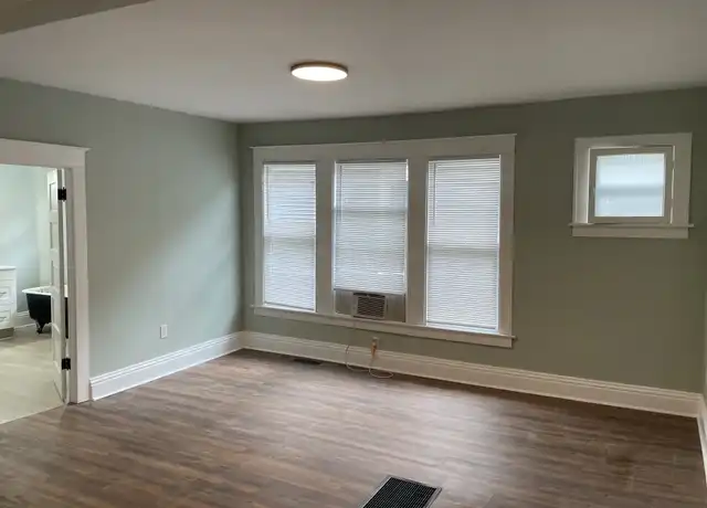 Property at 1239 W Berry St, Fort Wayne, IN, 46802, 2 beds, 1 bath, [object Object]