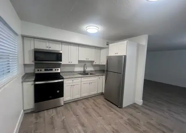 Property at 2500 Johnson St #10, Hollywood, FL, 33020, 2 beds, 1 bath, [object Object]