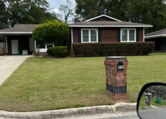 Property at 912 E Brookwood Pl, Valdosta, GA, 31601, 3 beds, 2 baths, [object Object]