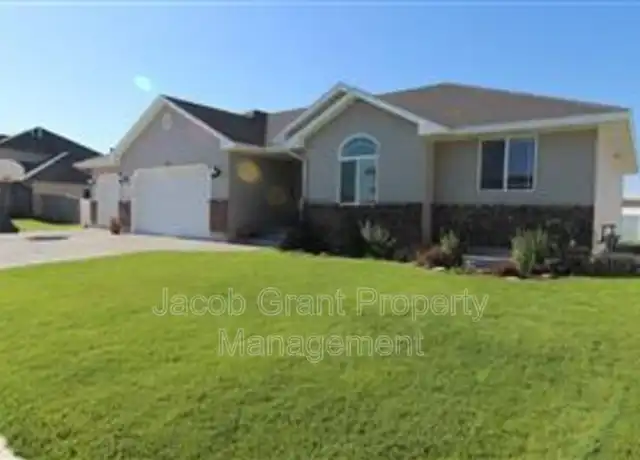 Property at 5005 Chimney Rock Dr, Idaho Falls, ID, 83406, 4 beds, 3 baths, [object Object]