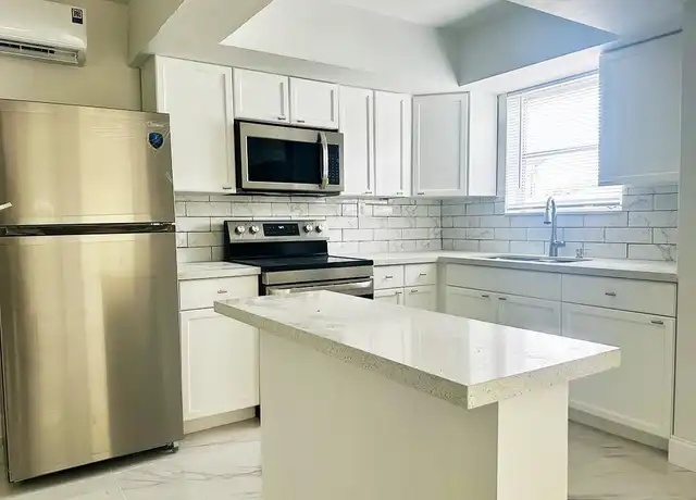 Property at 425 SW 18th Ave, Fort Lauderdale, FL, 33312, 1 bed, 1 bath, [object Object]